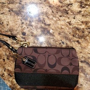 Wallet/wristlet